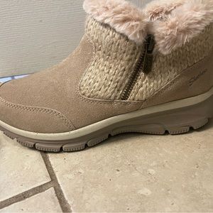 Sketchers snow boot